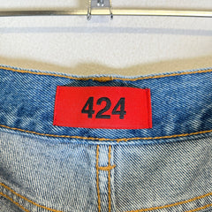 424 Lightwash Distressed Straight Leg Jeans