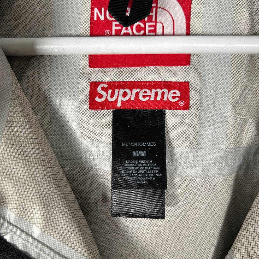 Supreme x TNF Venture Windbreaker Size M