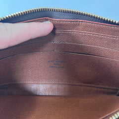 Louis Vuitton Monogram Zippy Wallet