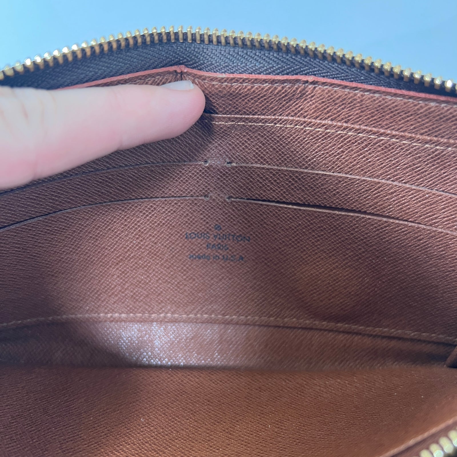 Louis Vuitton Monogram Zippy Wallet