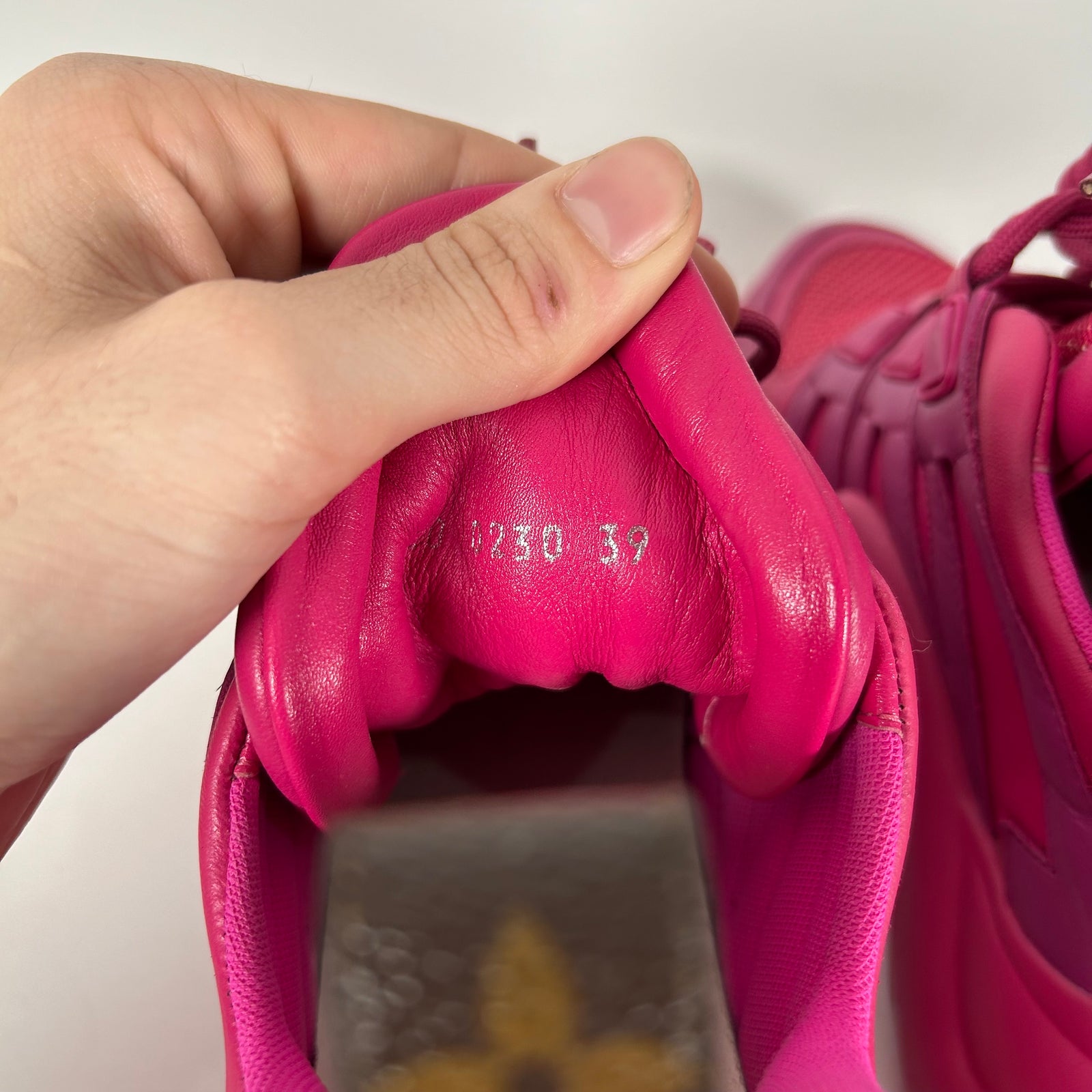 Louis Vuitton Archlight Trainer Rose Pop Size 39