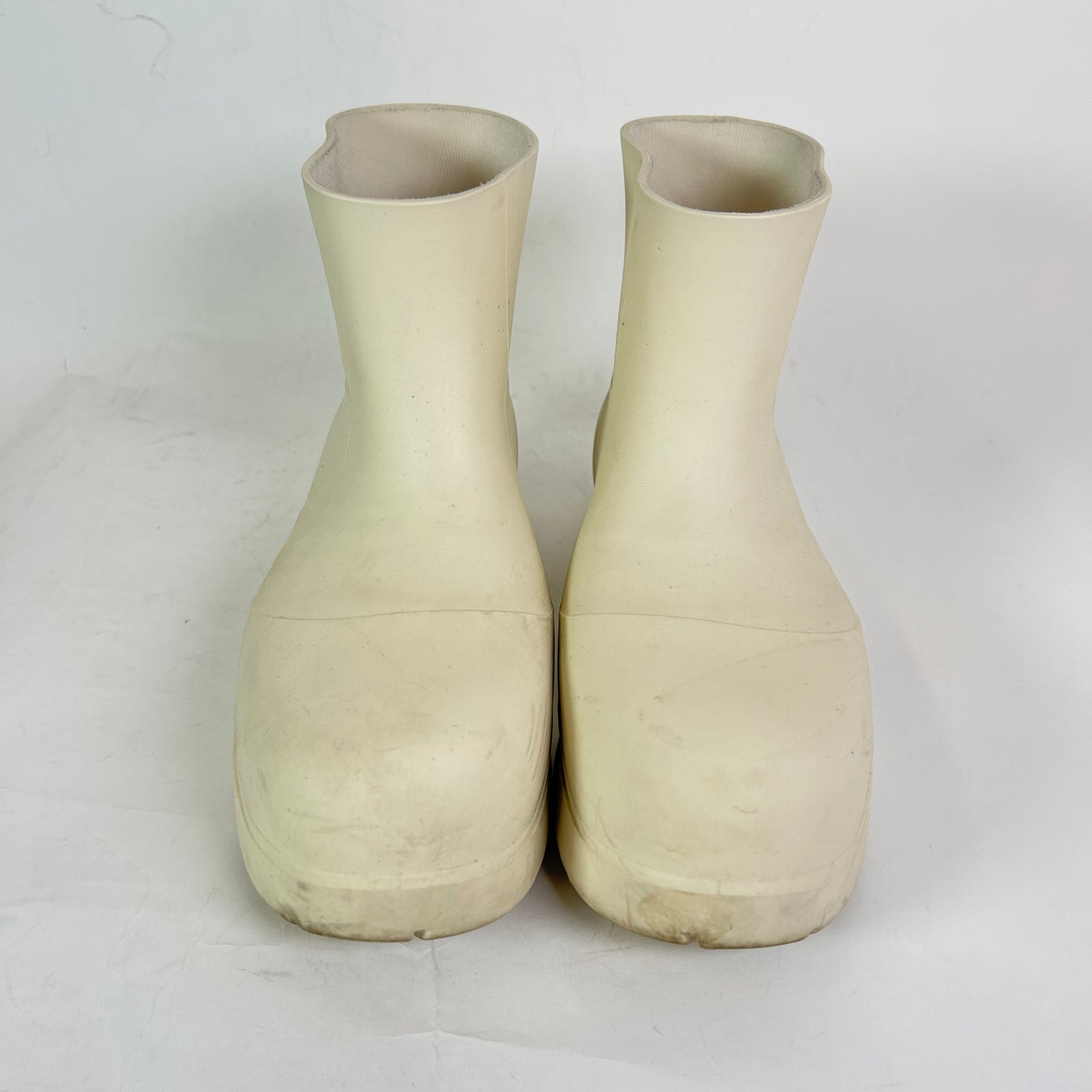 Bottega Veneta Cream Puddle Boots Size 43