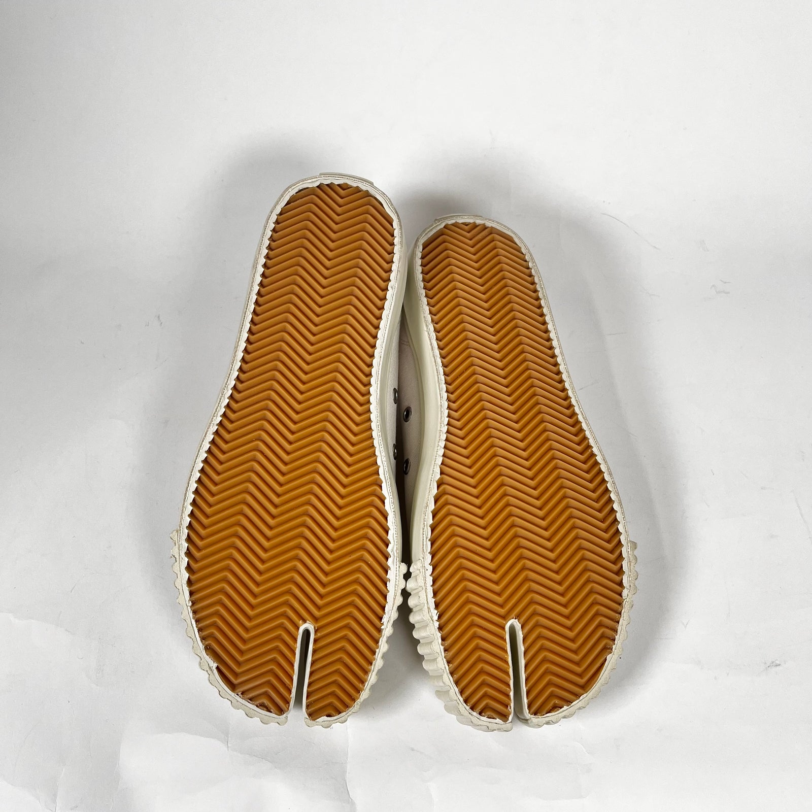 Maison Margiela Tabi Low Top Canvas White Size 39.5