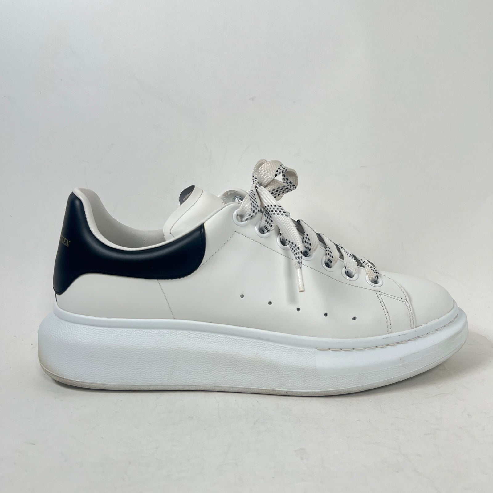 Alexander McQueen White/Black Sneaker Size 42