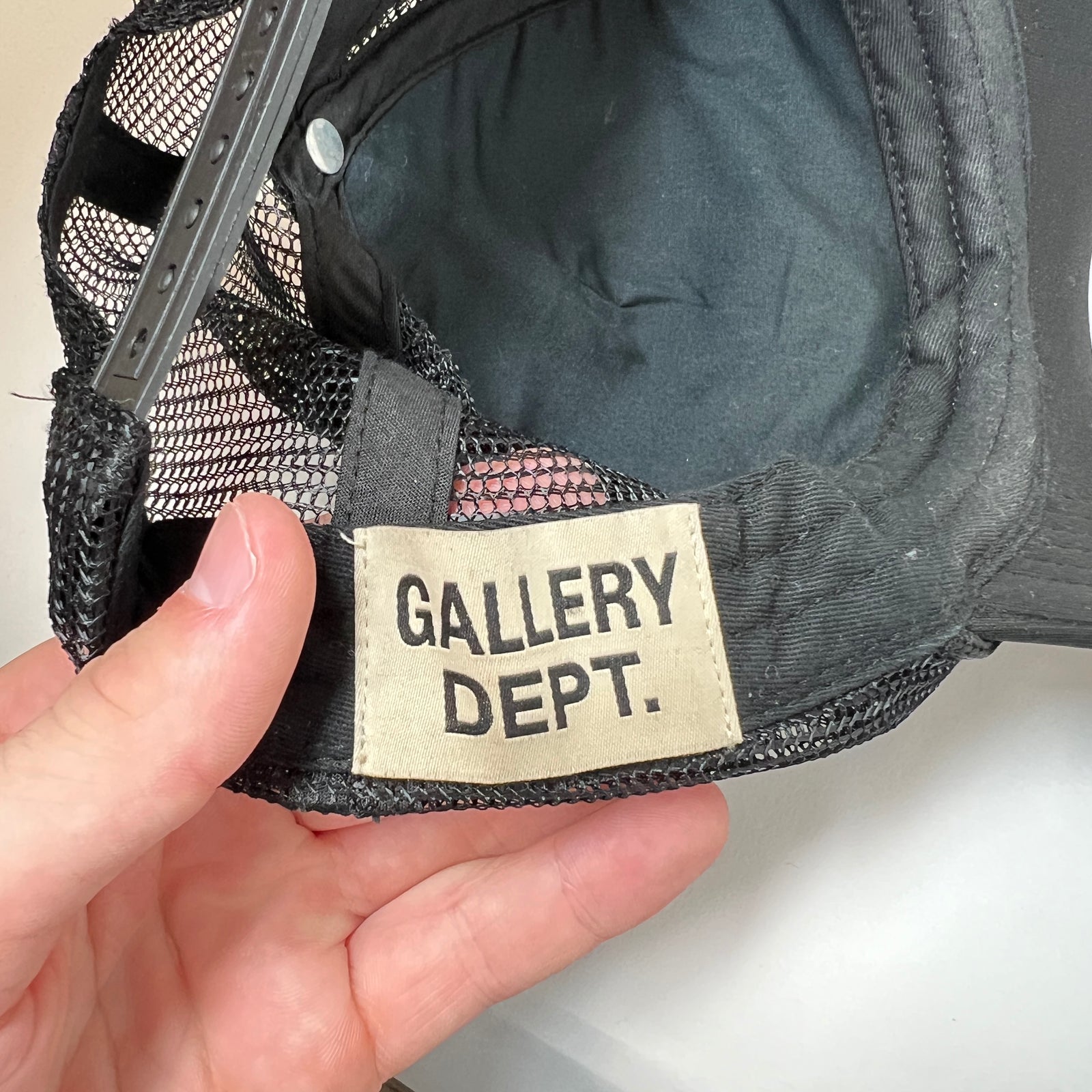 Gallery Dept Black/Red 'Art That Kills' Trucker Hat