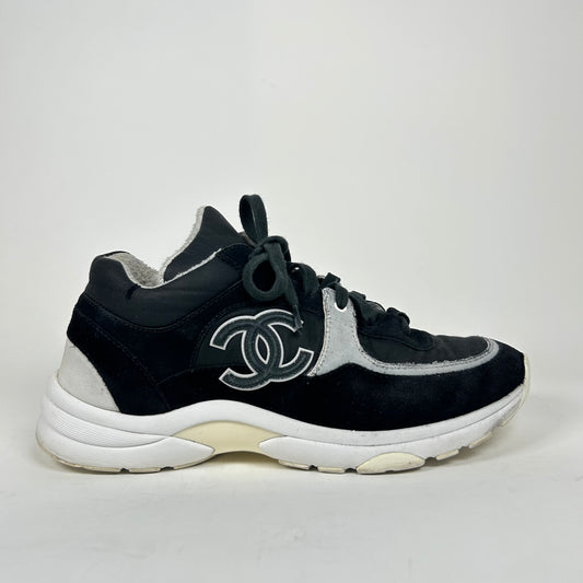 Chanel Black/White Runners Size 40