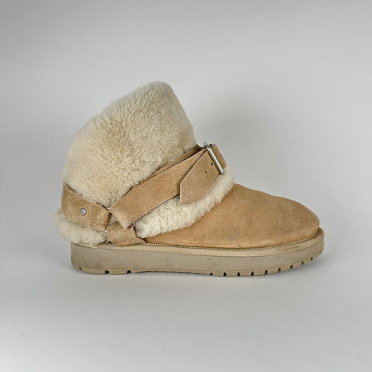Burberry Chubby Suede Shearling Boots Size 40