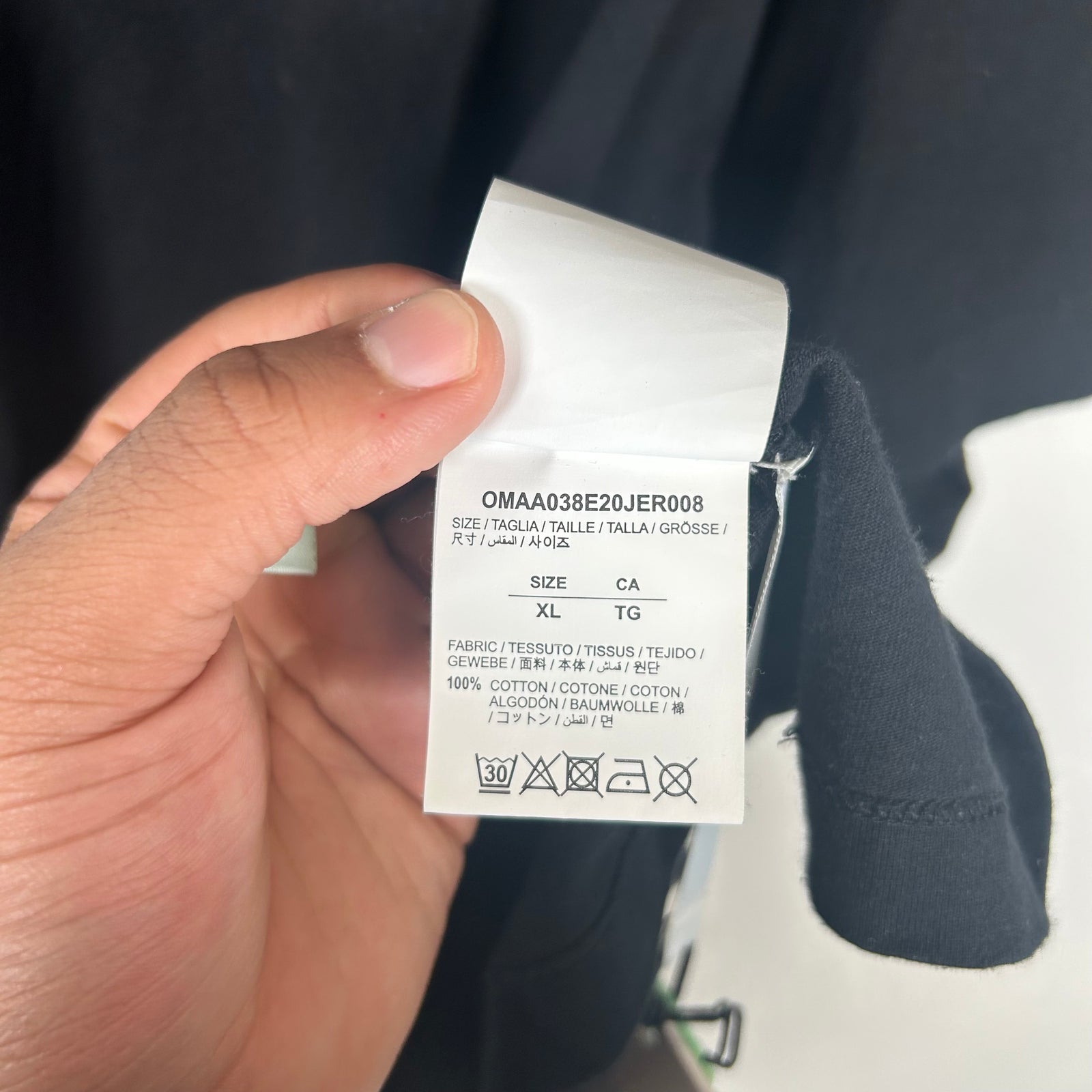 Off White Black Kiss T-shirt Size XL