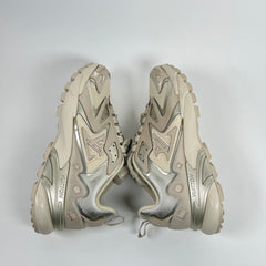 Louis Vuitton Beige Tactic Runner Size LV 9