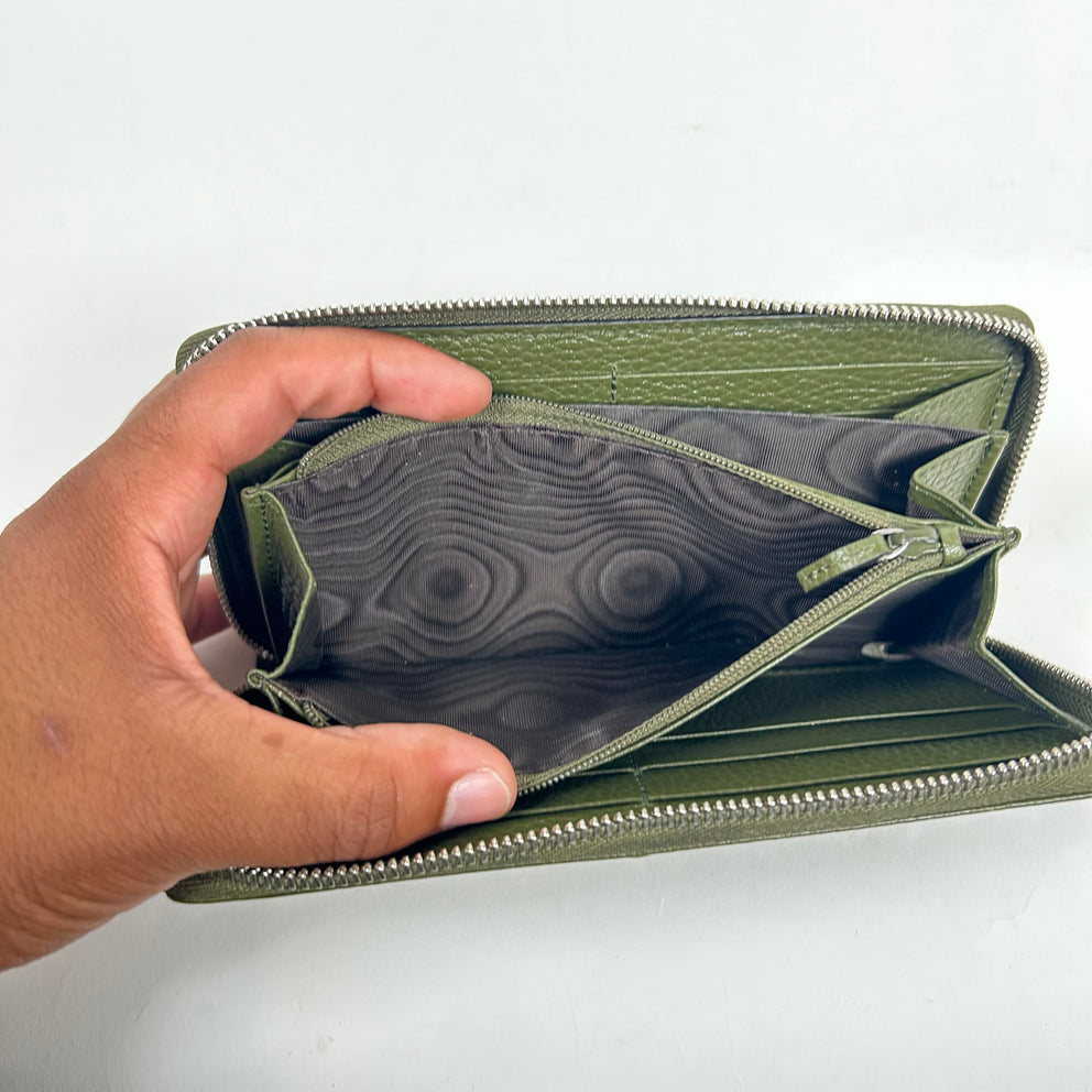 Gucci Green Round Purse GG Long Wallet