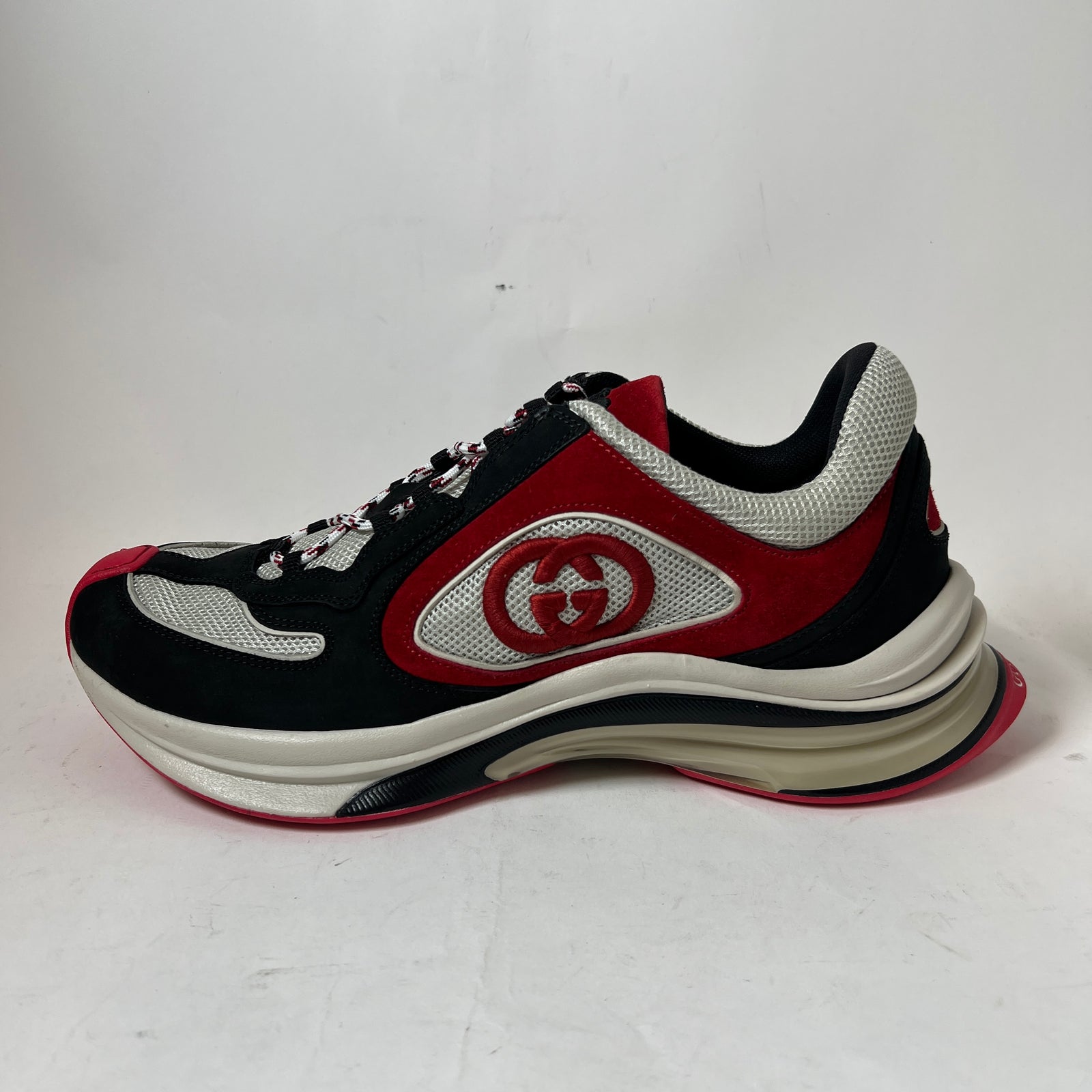 Gucci Black/Red Interlocking G Runner Size GG 9