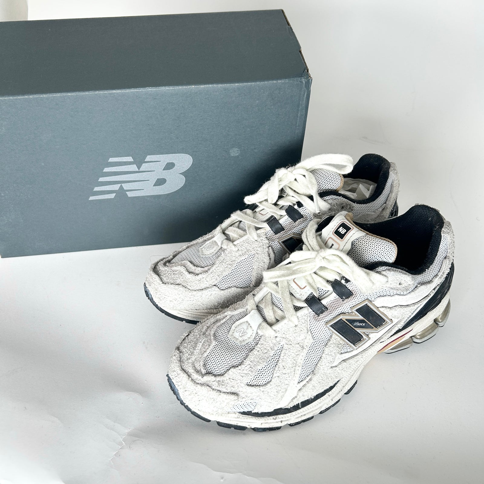 New Balance 1906R Protection Pack Low Tops Size 8