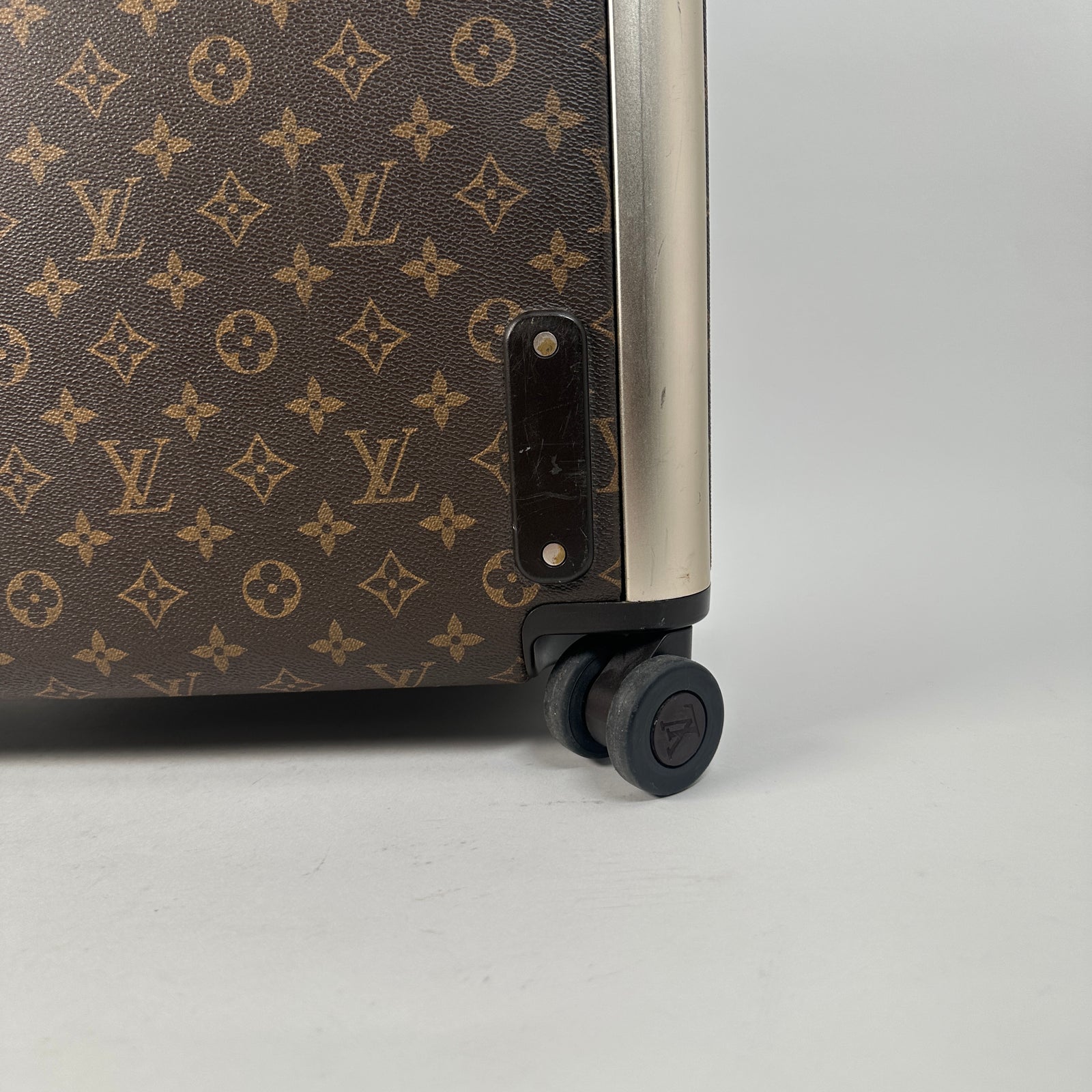 Louis Vuitton Monogram Horizon Luggage 50
