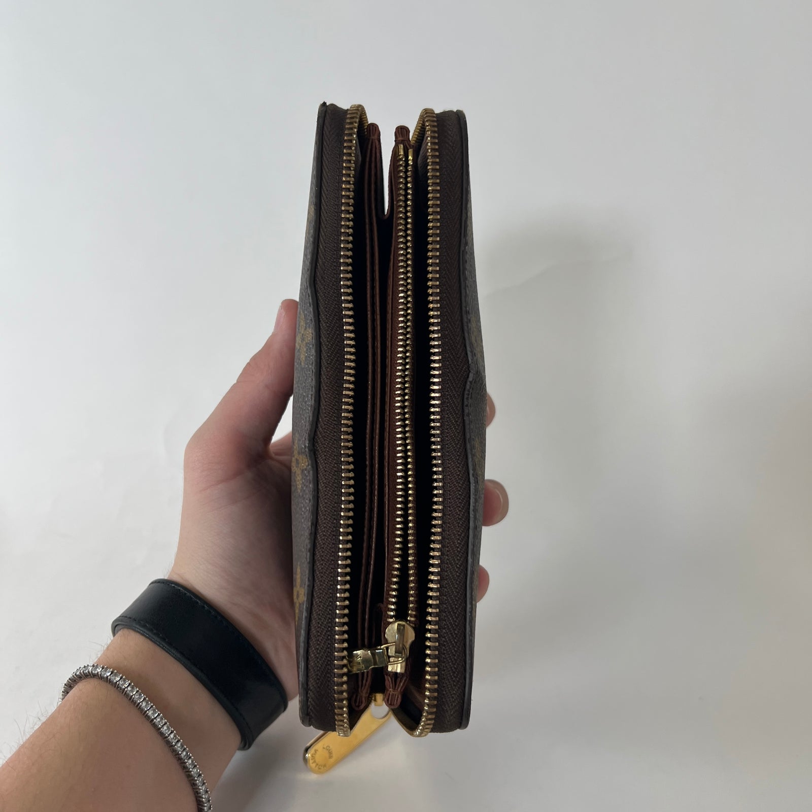 Louis Vuitton Monogram Zippy Wallet