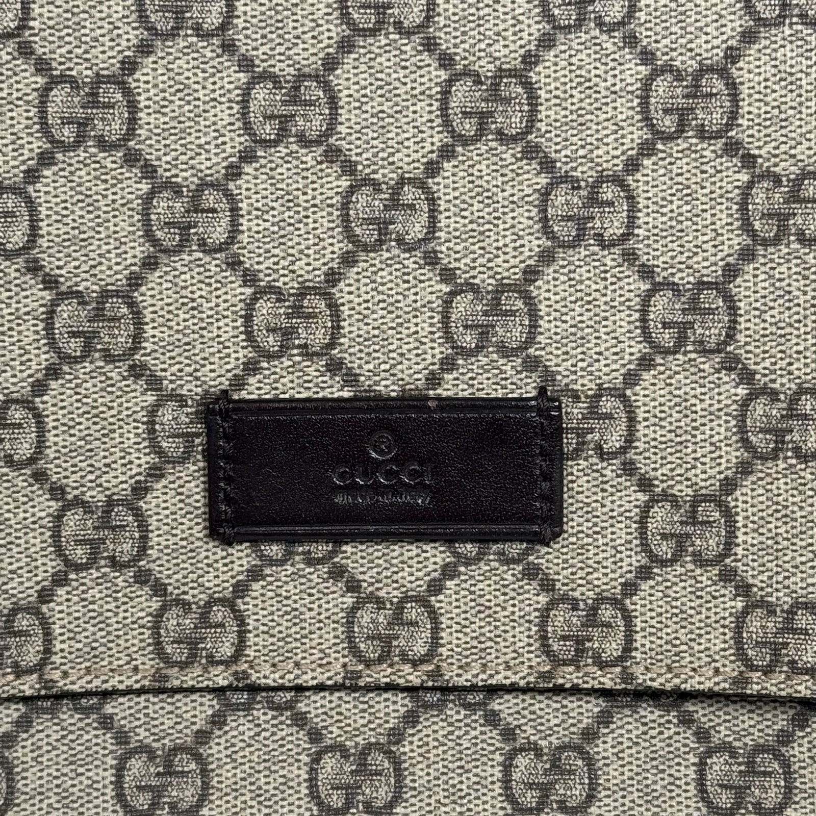Gucci GG Supreme Medium Diaper Bag
