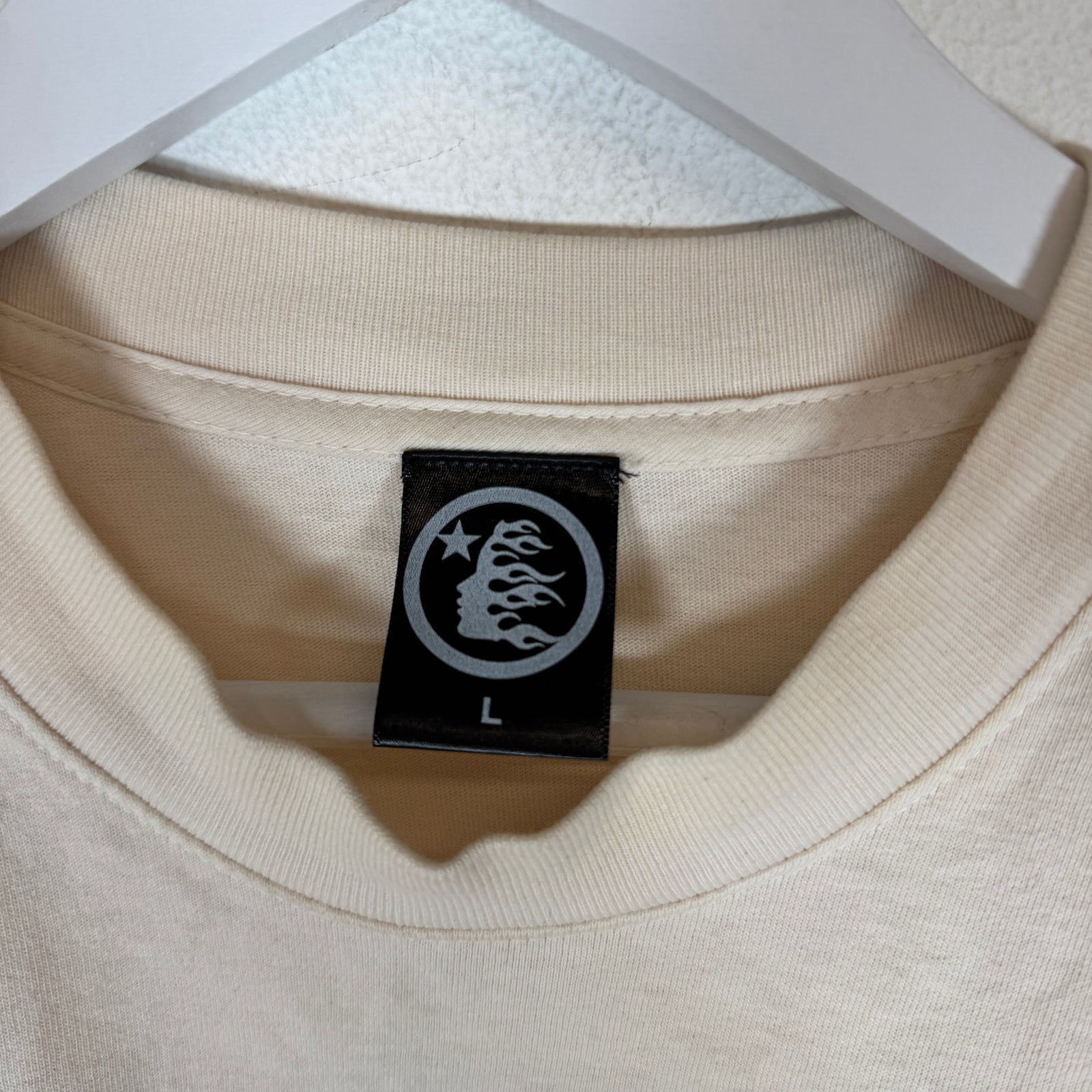 Hellstar Cream/Pink 'Sounds Like Heaven' T-Shirt Size L
