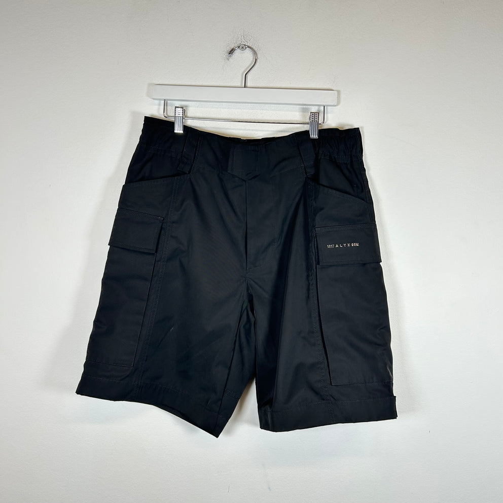 Alyx Black Tactical Cargo Nylon Shorts Size 36