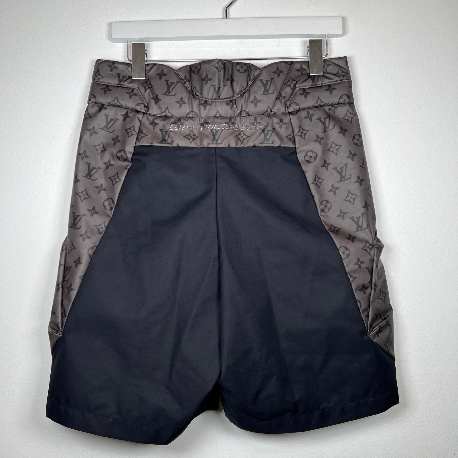 Louis Vuitton Monogram 2054 Heat Reactive Padded Shorts Size S