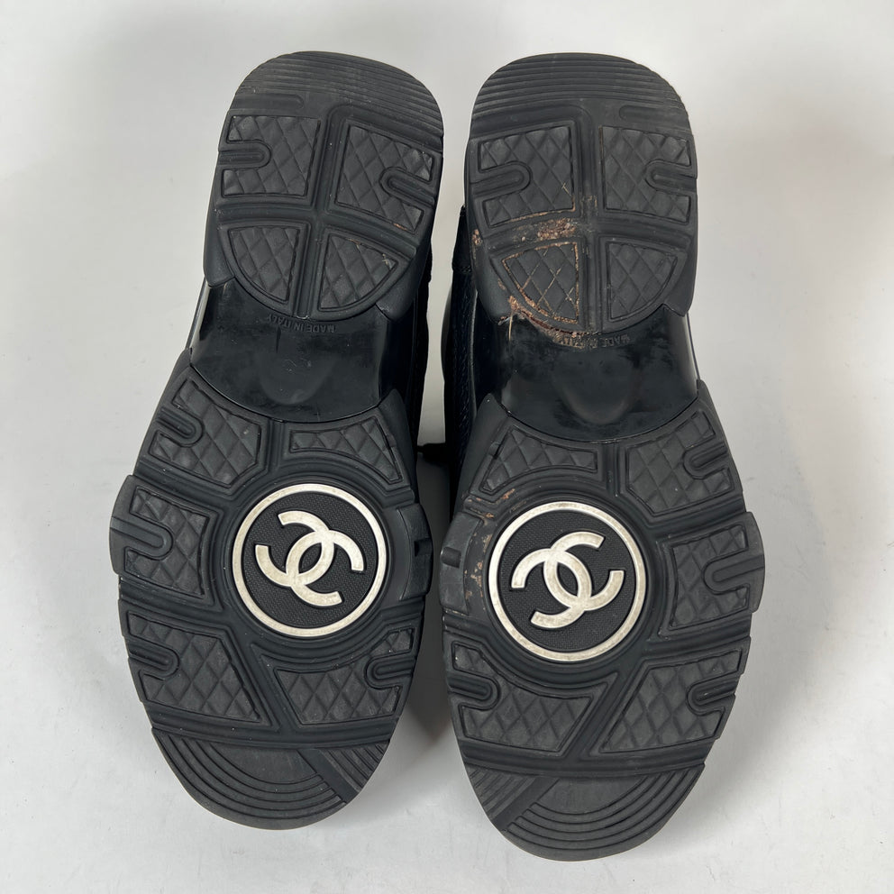Chanel Black/White Mesh Suede Grained Calfskin Interlocking CC Runners Size 39.5