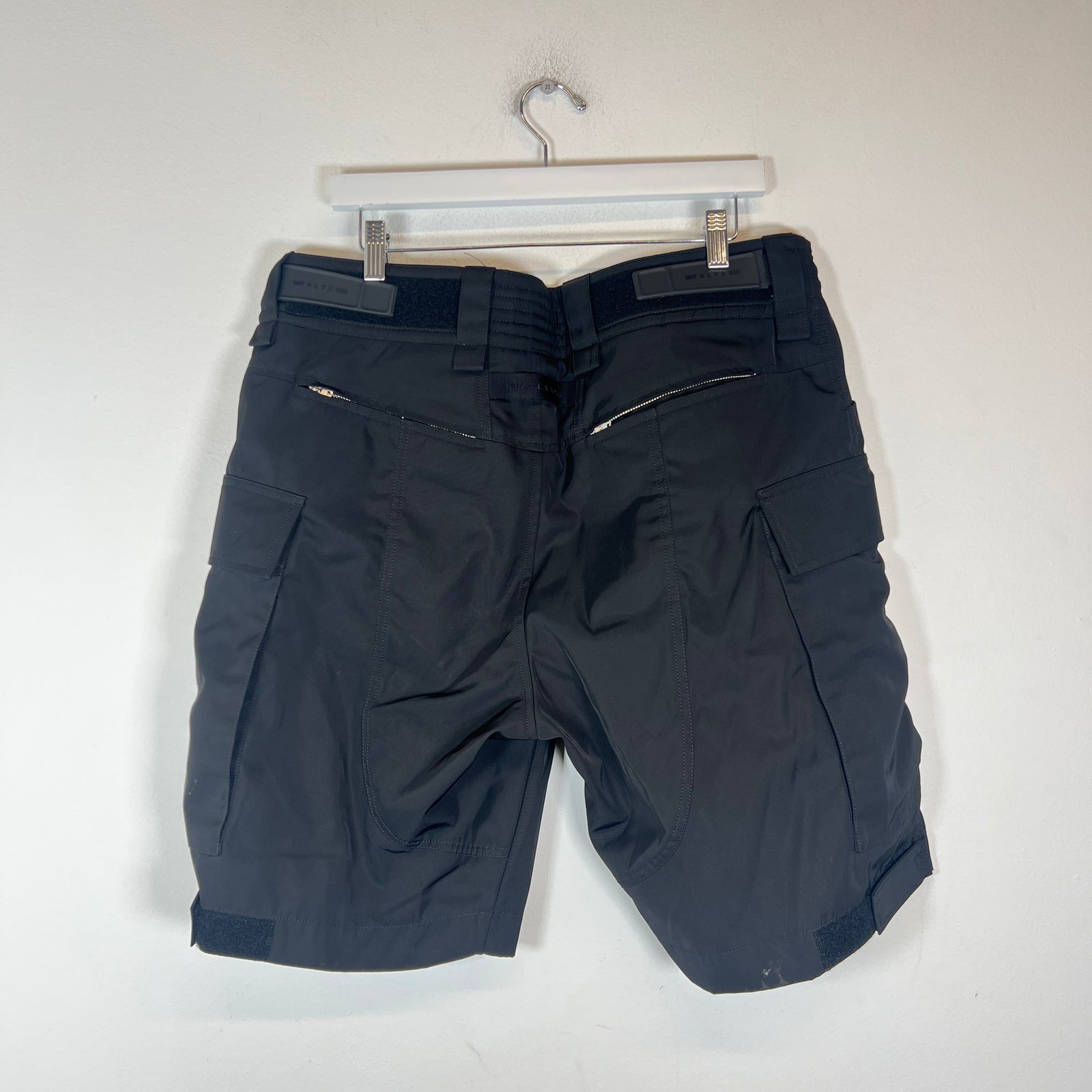 1017 Alyx Black Tactical Cargo Shorts Size 36