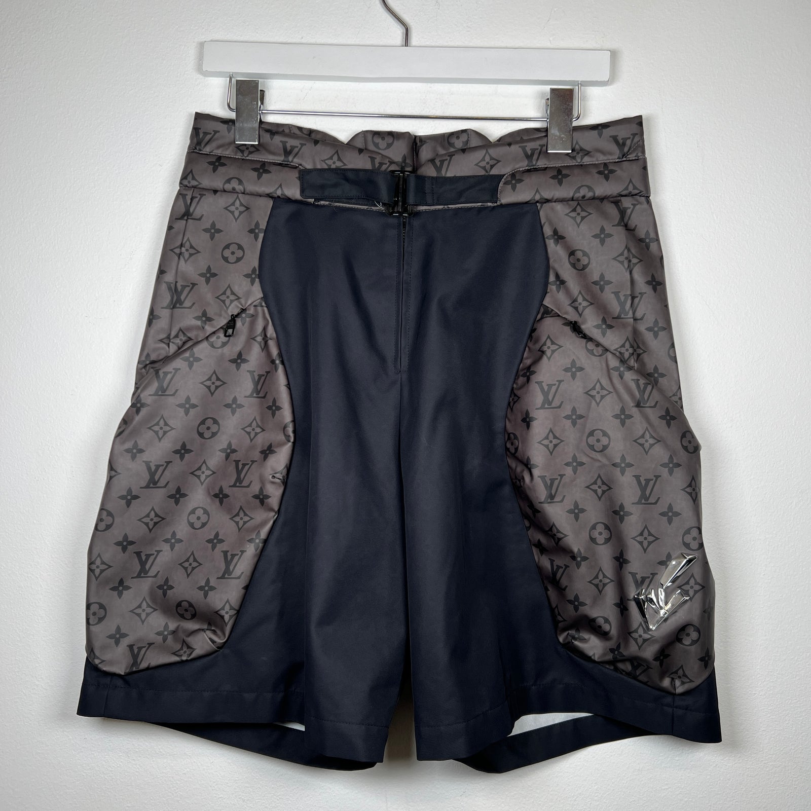 Louis Vuitton Monogram 2054 Heat Reactive Padded Shorts Size S
