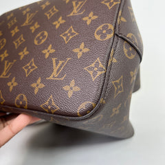 Louis Vuitton Monogram NeoNoe MM Bucket Bag