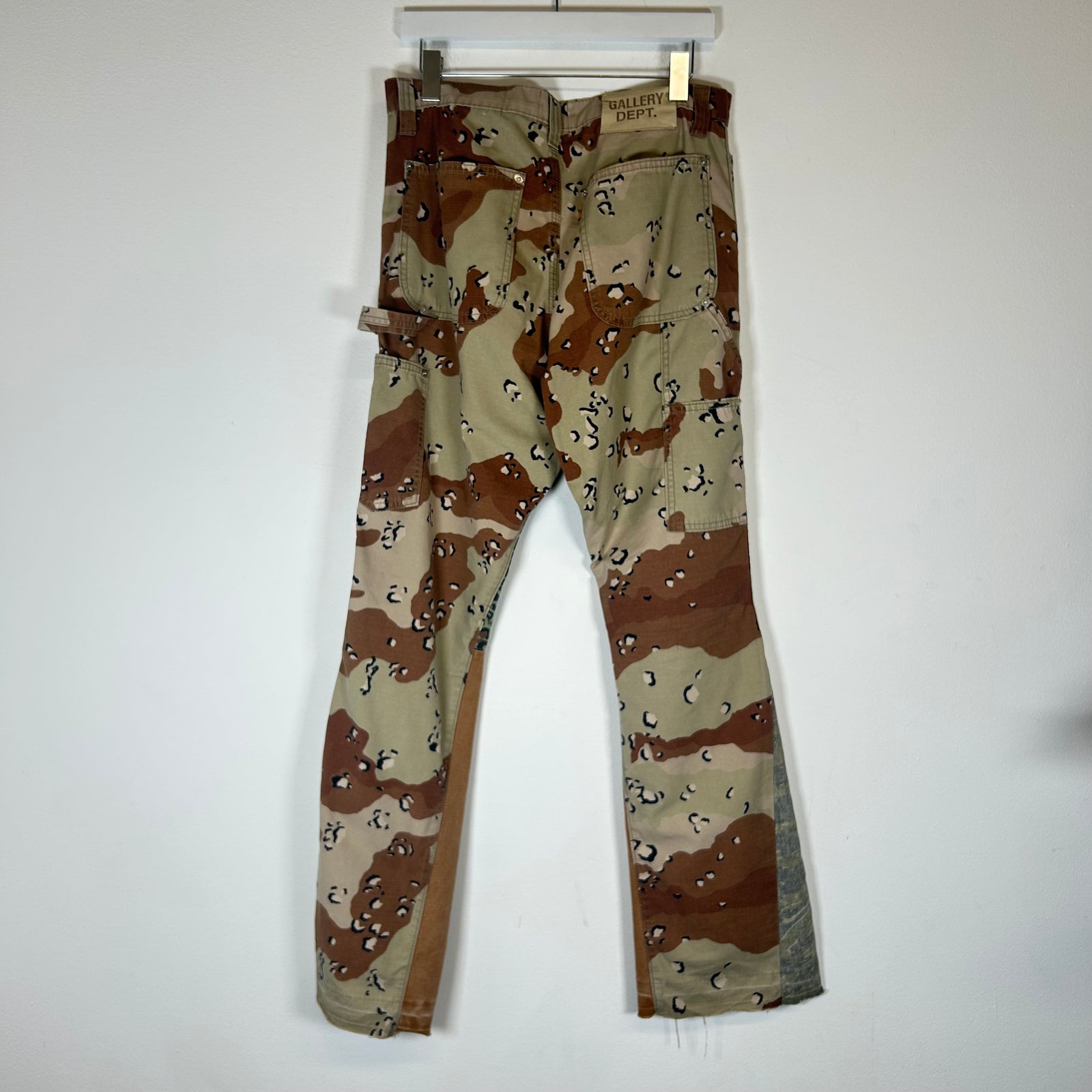 Gallery Dept Chocolate Chip Camo Flared Carpenter Pants Size 33