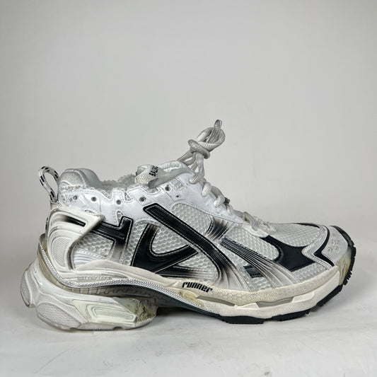 Balenciaga White/Black Gradient Runner Size 45