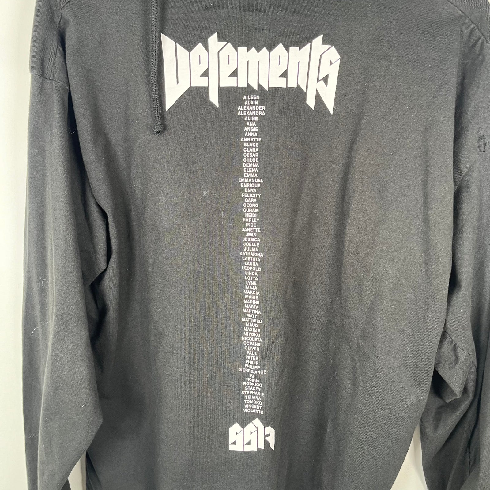 Vetements SS17 Logo Black Shirt Hoodie Size S