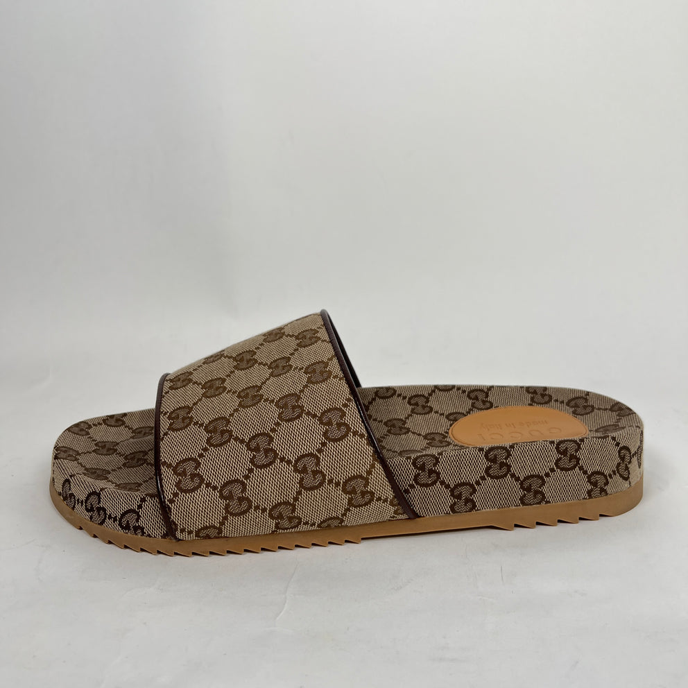 Gucci Beige GG Canvas Slide Size GG 10