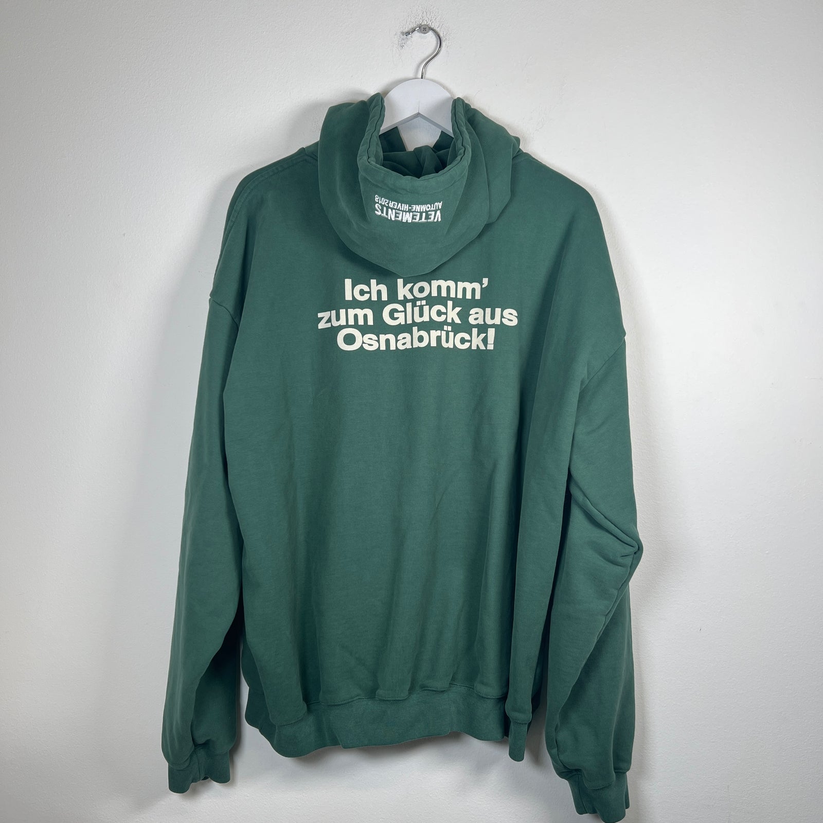 Vetements Green Tourist AW18 Hoodie Size XL