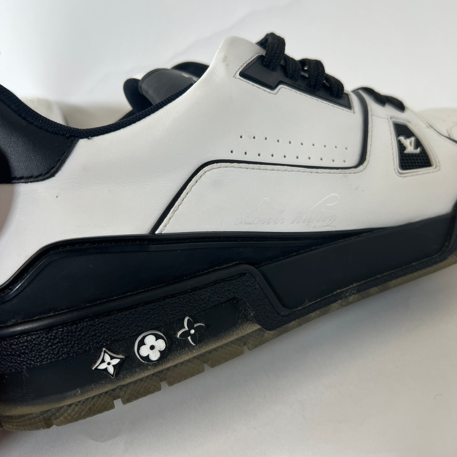 Louis Vuitton White/Black Trainers Sz LV11