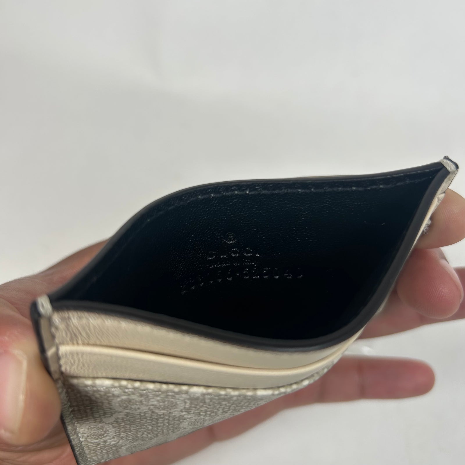 Gucci Beige GG Supreme Card Holder