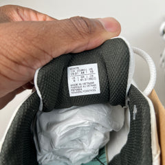 Hidden NY x Asics White/Wasabi Gel-Venture Shield 6 Sneaker Size 10