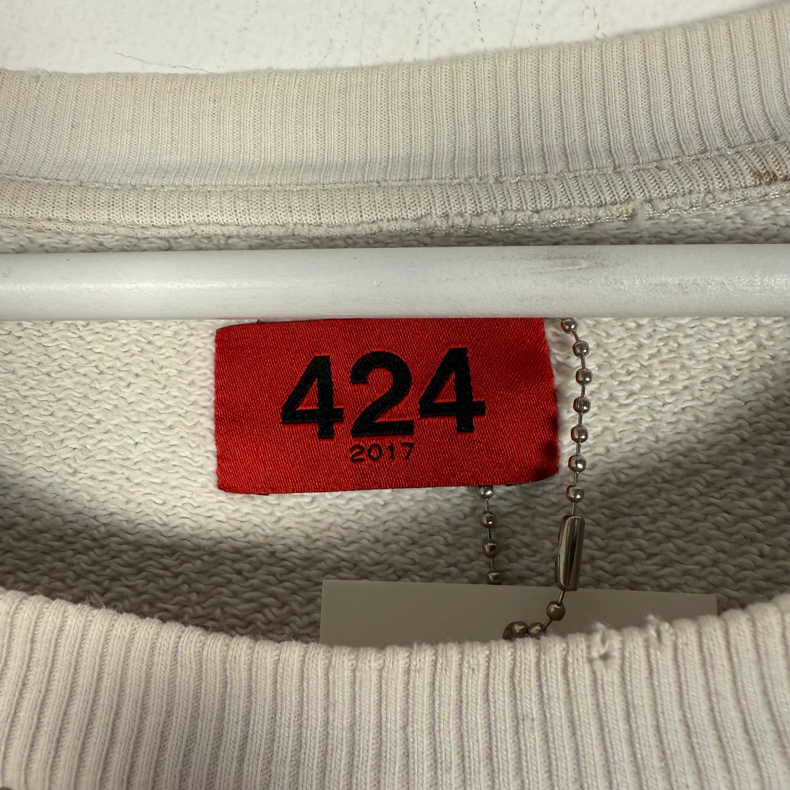 424 'Here To Help' Graphic Crewneck Size XL
