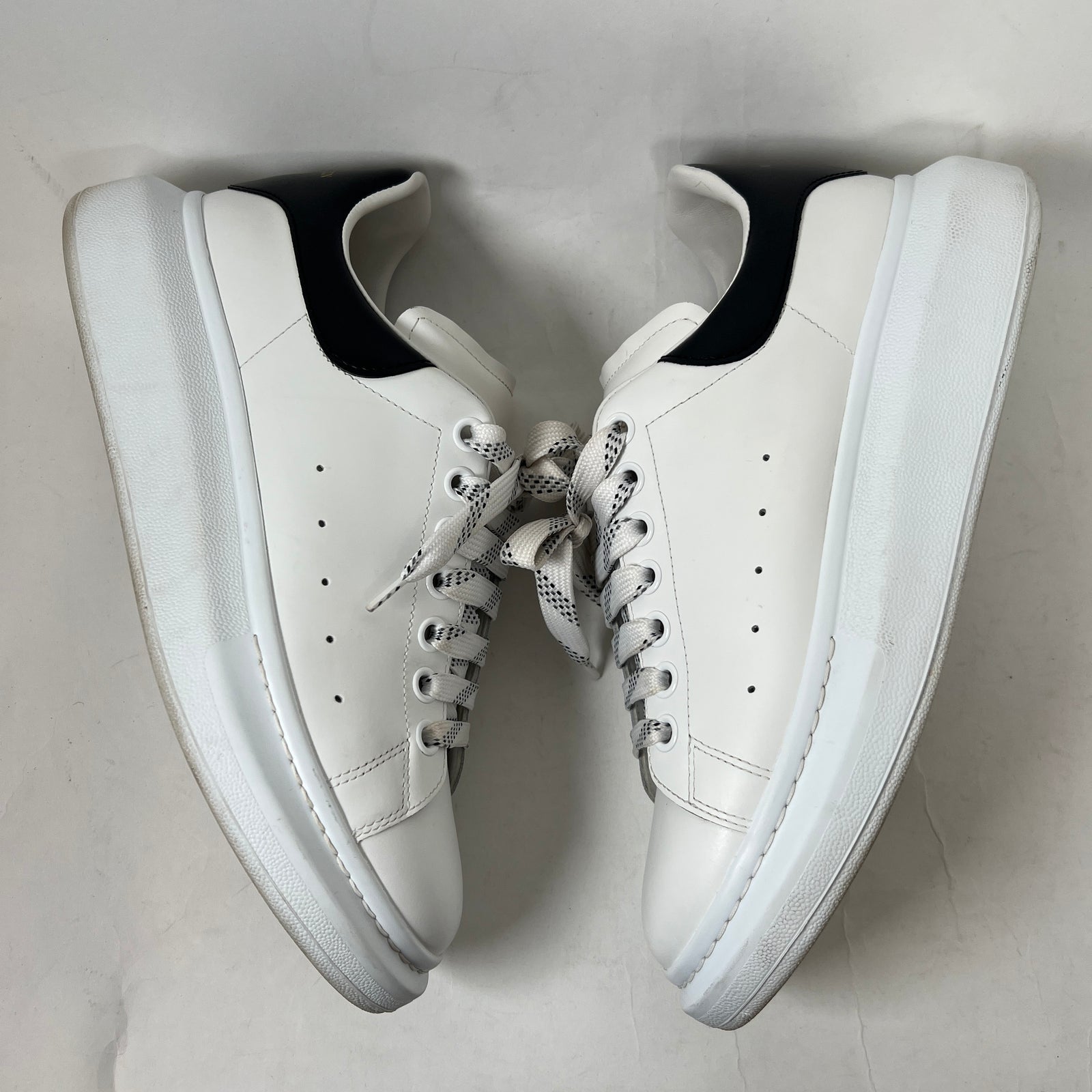 Alexander McQueen White/Black Sneaker Size 42