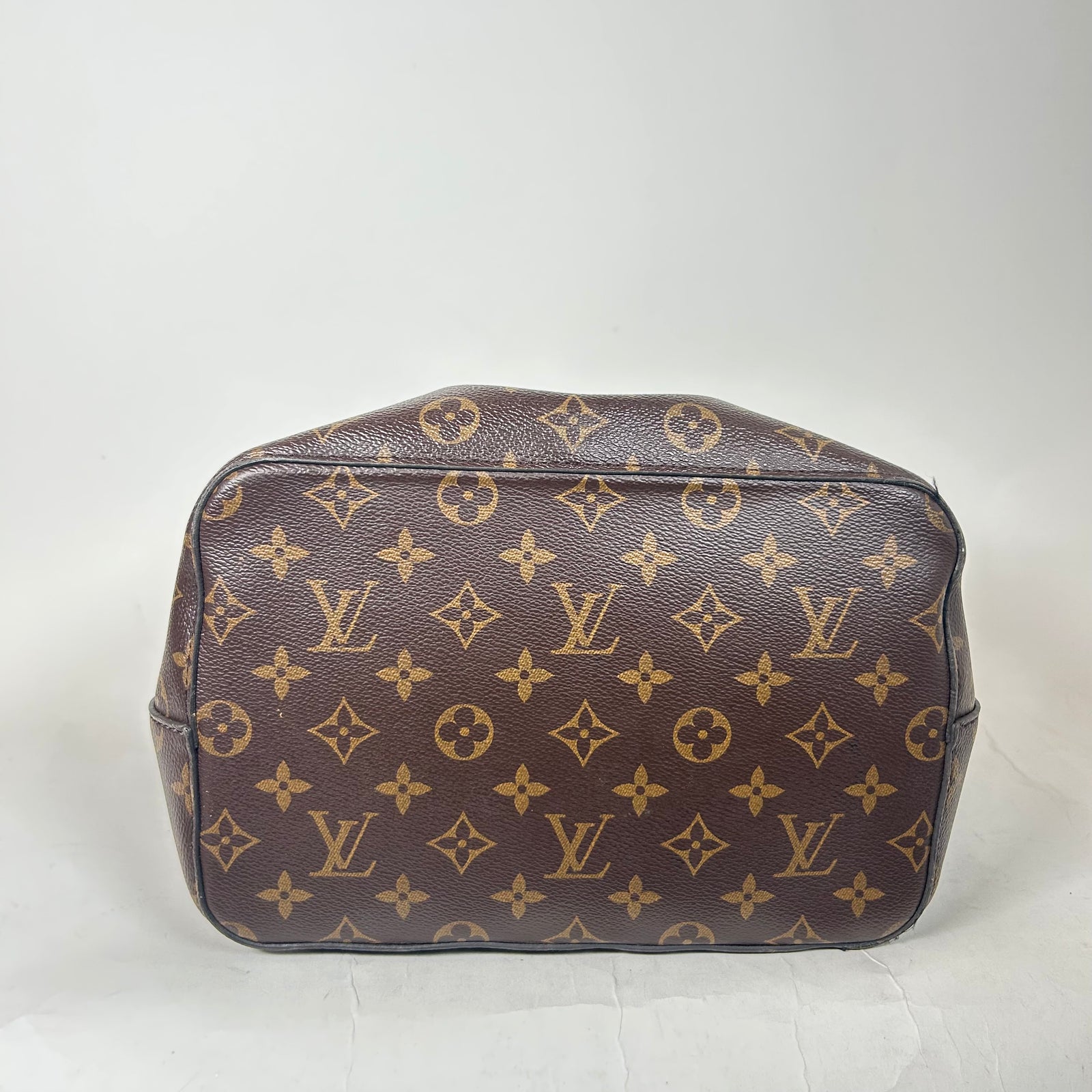 Louis Vuitton Monogram NeoNoe MM Bucket Bag