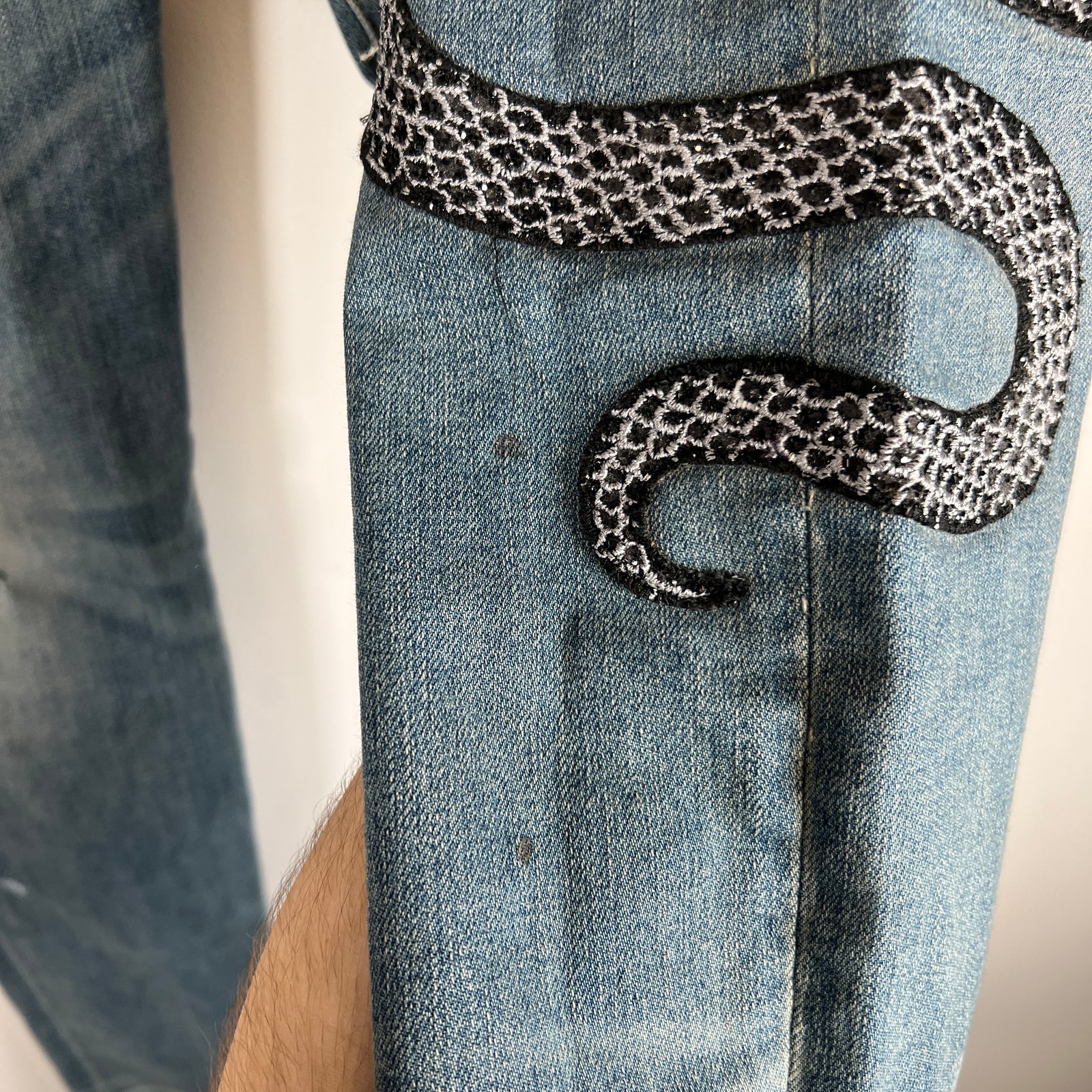Amiri Snake Applique Lightwash Jeans 34