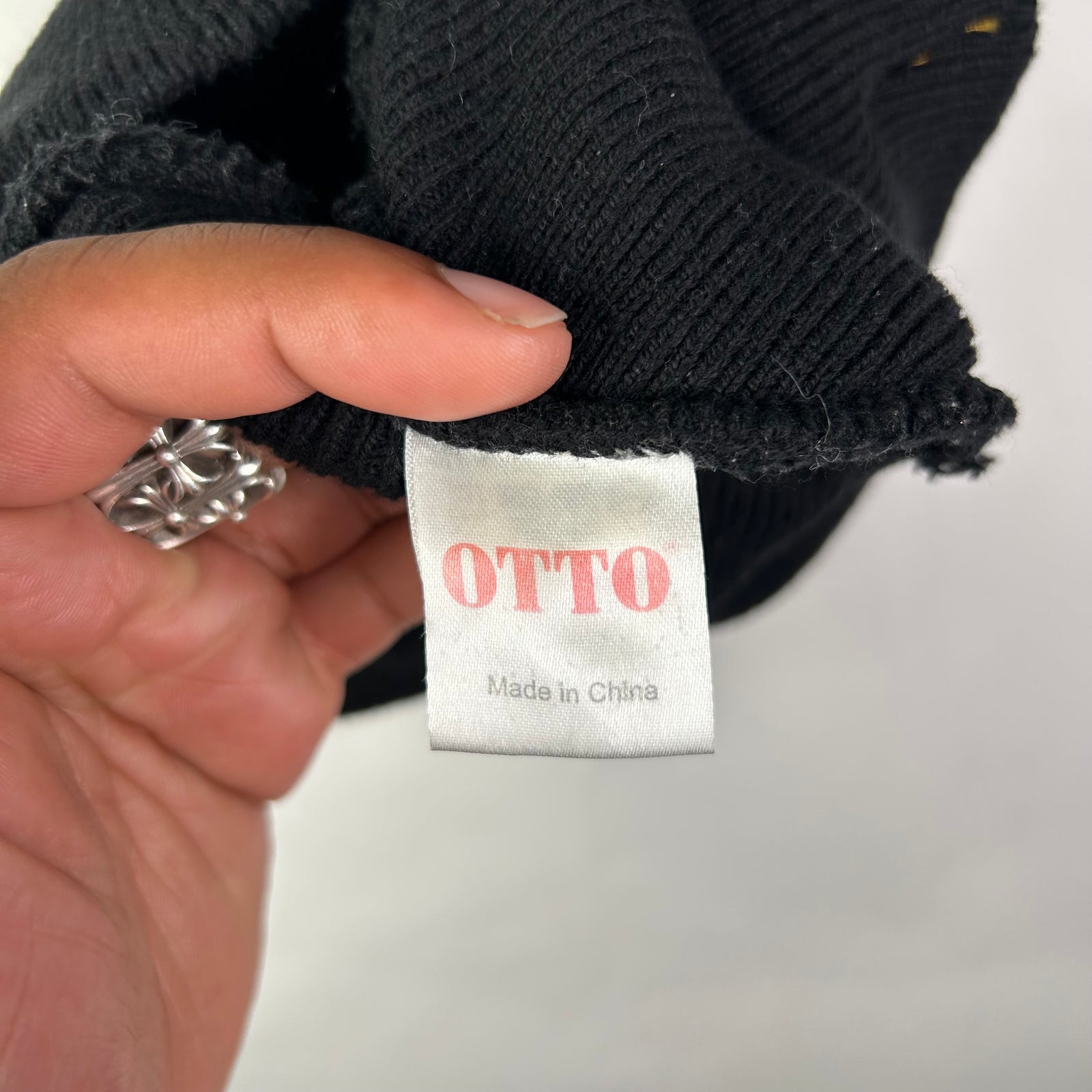Skoloct Black Cross Beanie