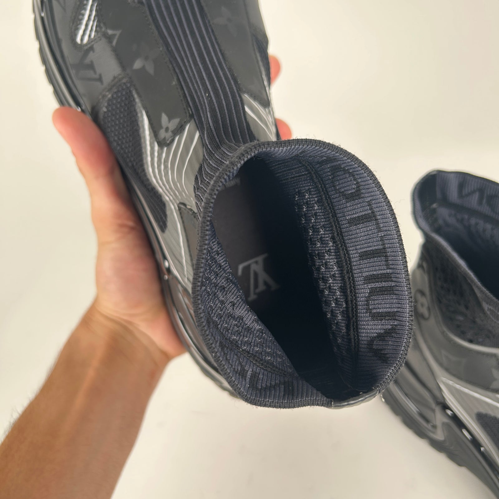 Louis Vuitton Run Away Pulse Sneaker Size 9.5