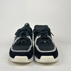 Chanel Black/White Runners Size 40
