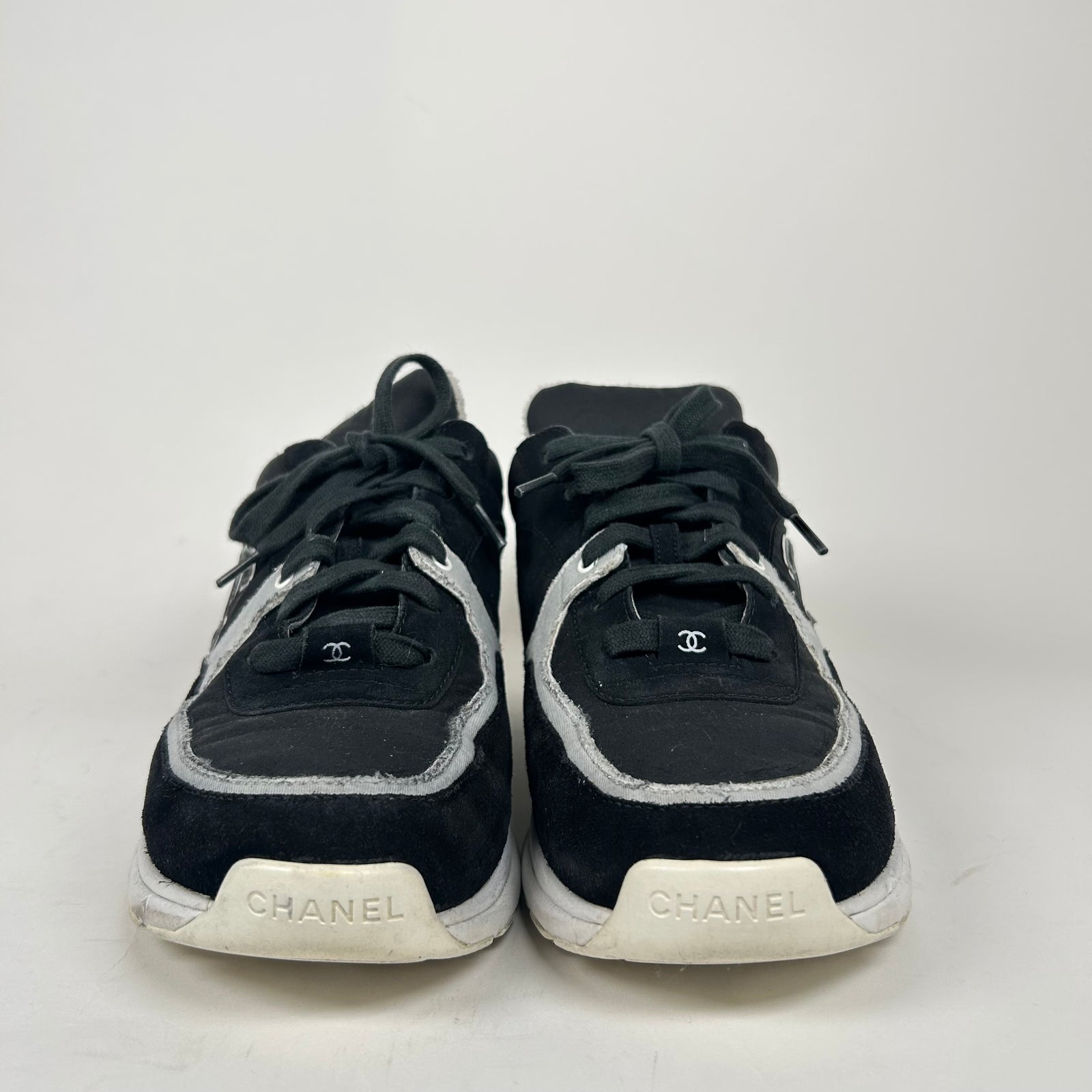Chanel Black/White Runners Size 40
