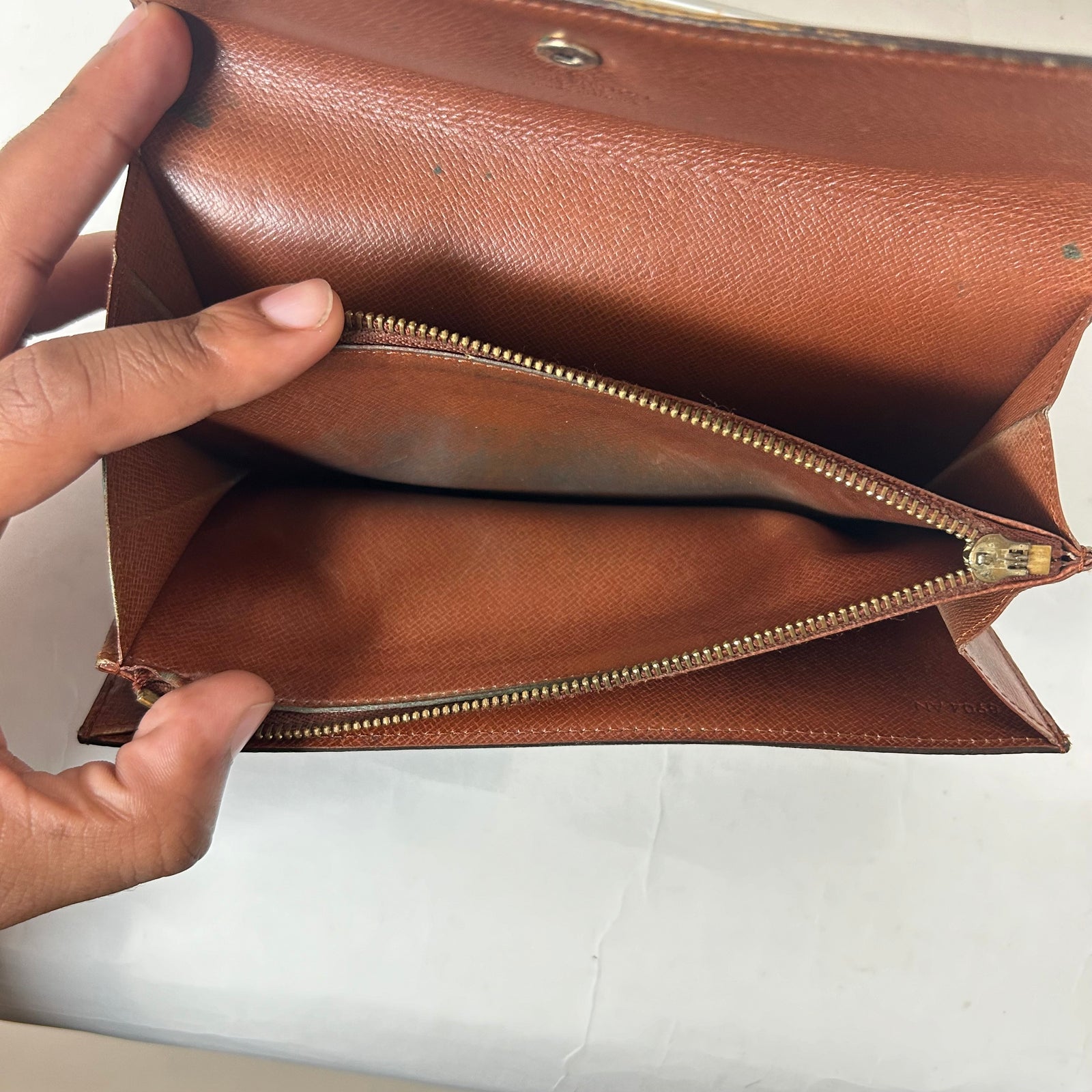 Louis Vuitton Monogram Sarah Wallet