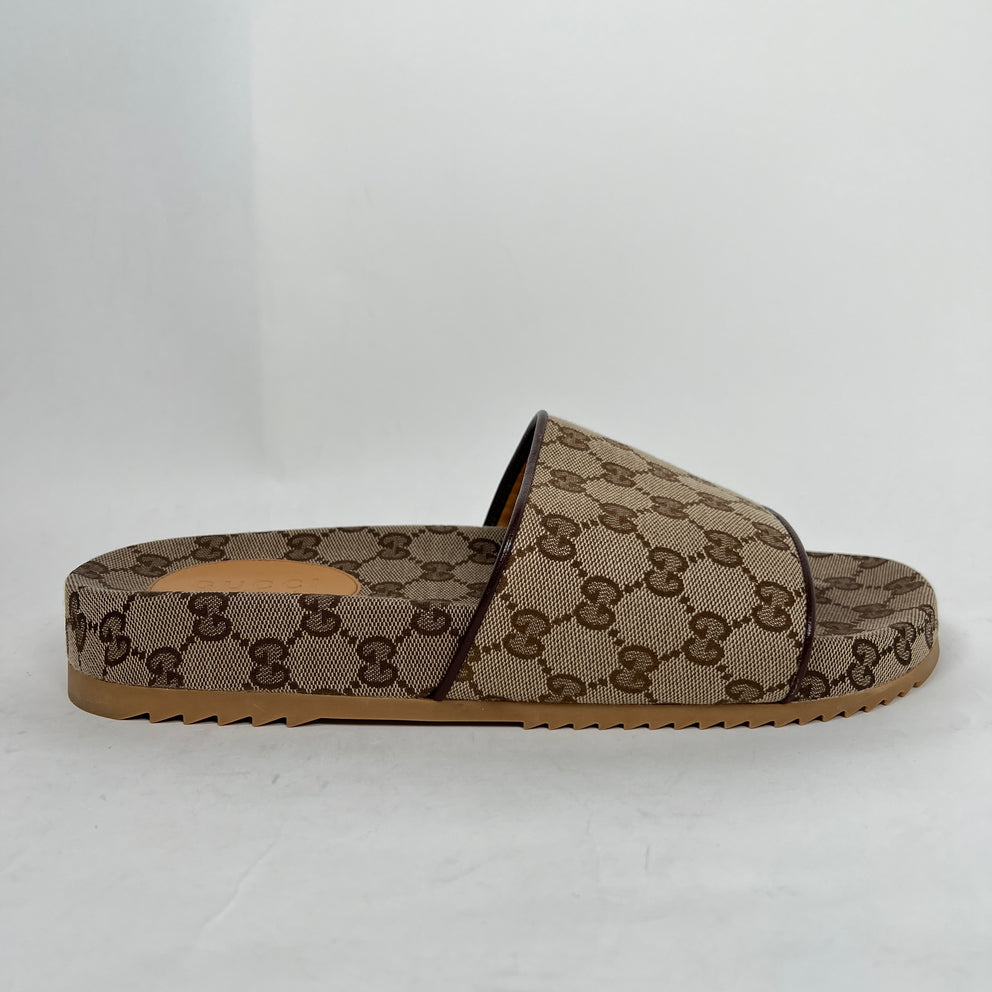 Gucci Beige GG Canvas Slide Size GG 10
