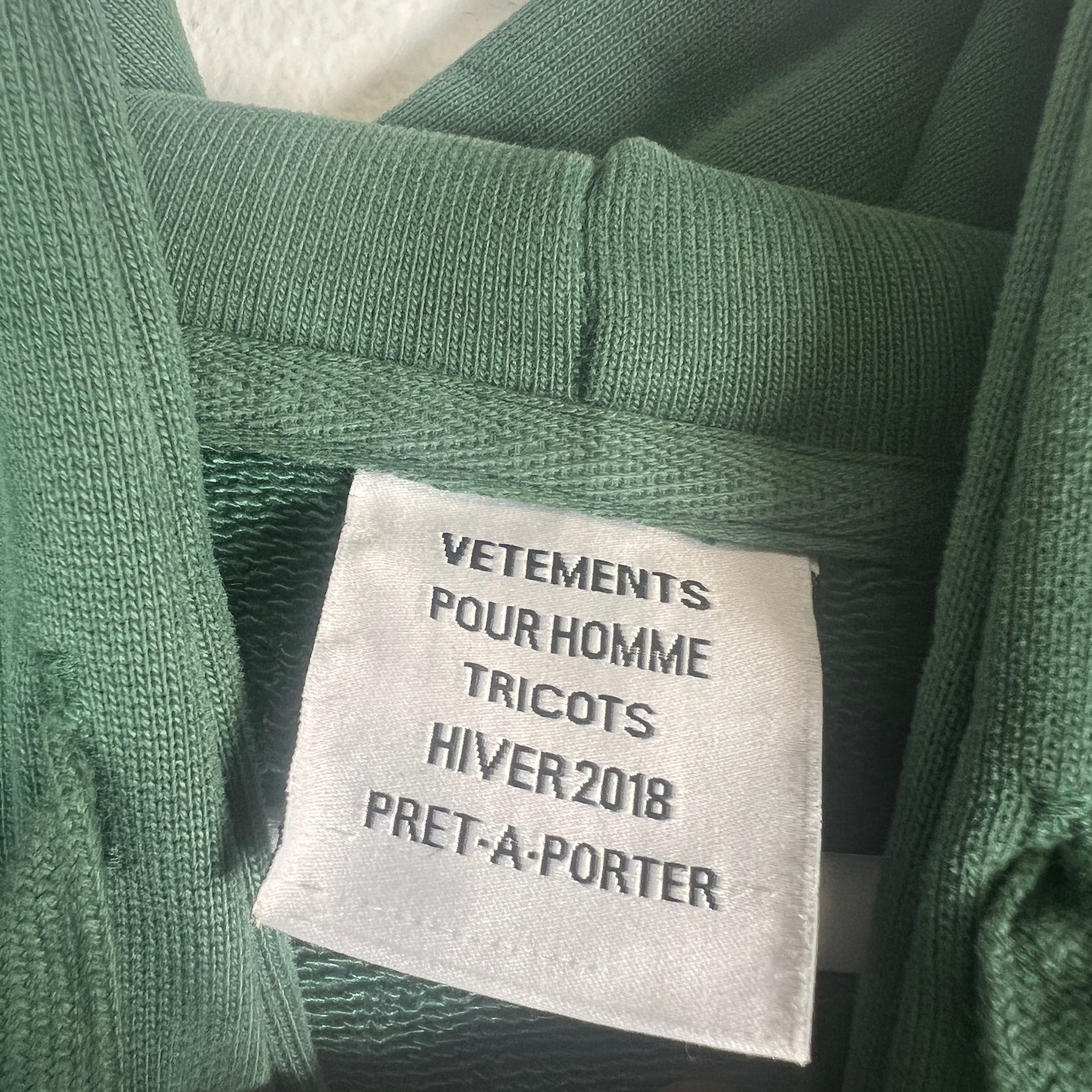 Vetements Green Tourist AW18 Hoodie Size XL