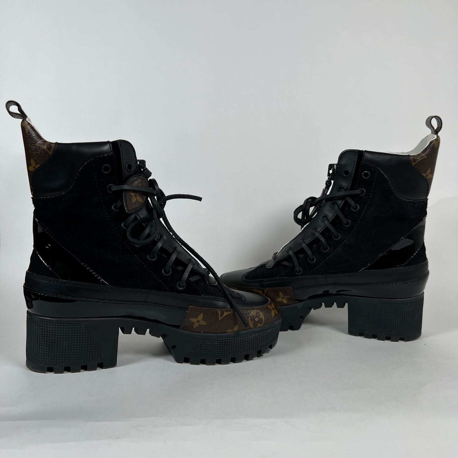 Louis Vuitton Laureate Desert Combat Boot Size 39