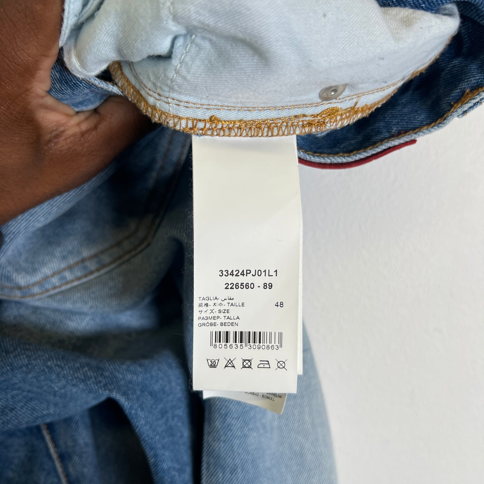 424 Lightwash Distressed Straight Leg Jeans
