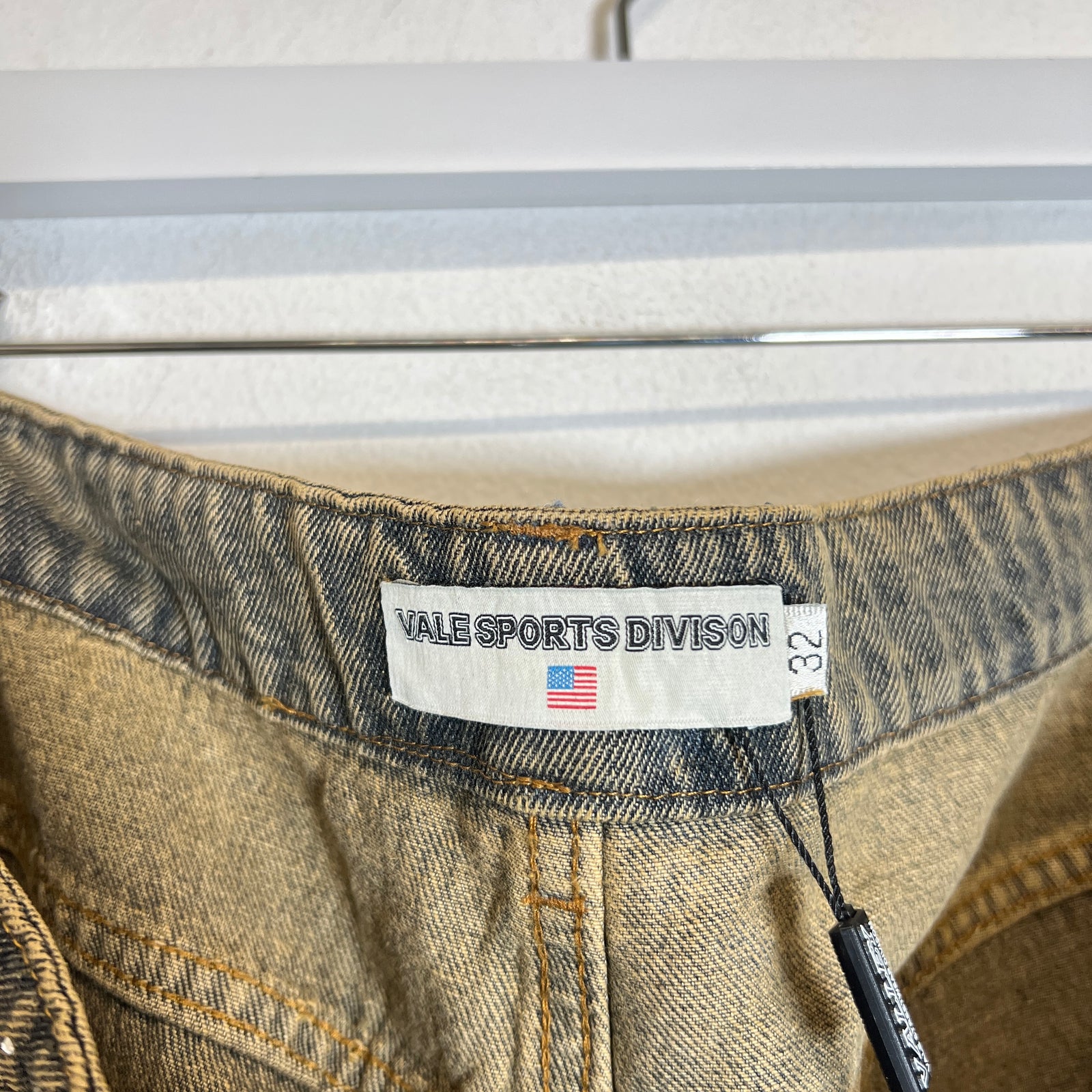 Vale Forever Rainforest Denim Shorts Size 32