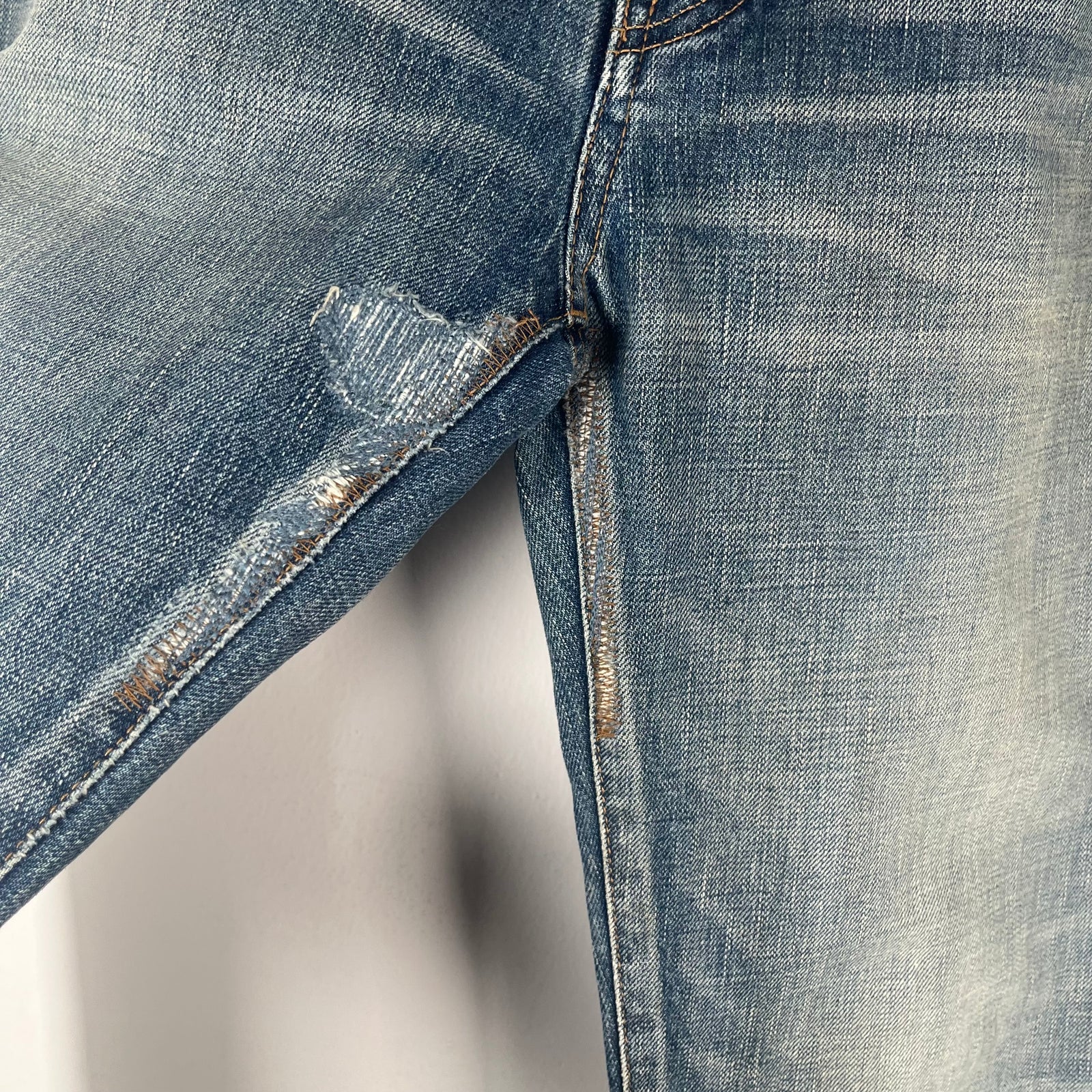 Saint Laurent Lightwash D02 Jeans Size 32