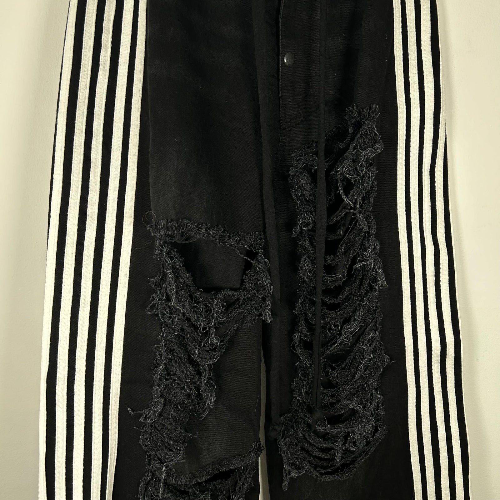 Yori Sport Black 5-Stripe Wide Leg Jeans Size 28